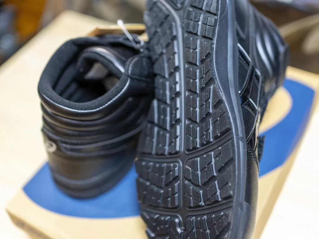 アシックス 安全靴・作業靴 ウィンジョブ CP302 ソール部はゴム（耐滑）